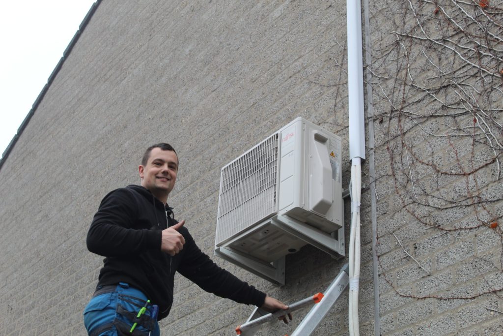 Ruben de Wit die een airco heeft geinstalleerd